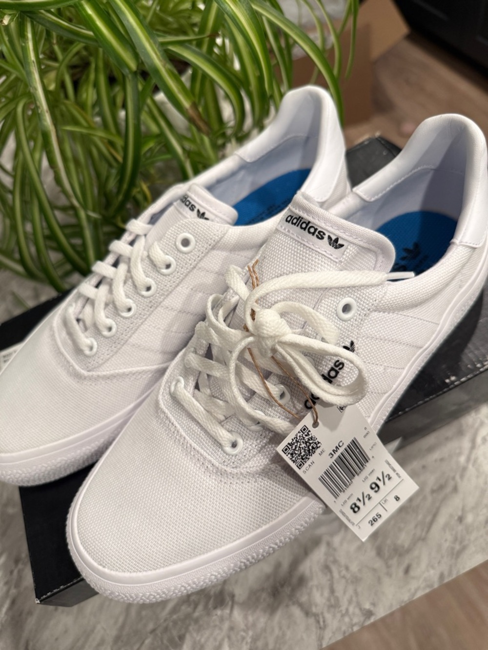 adidas Men’s White Low-Top Sneakers with Blue Insole Accent